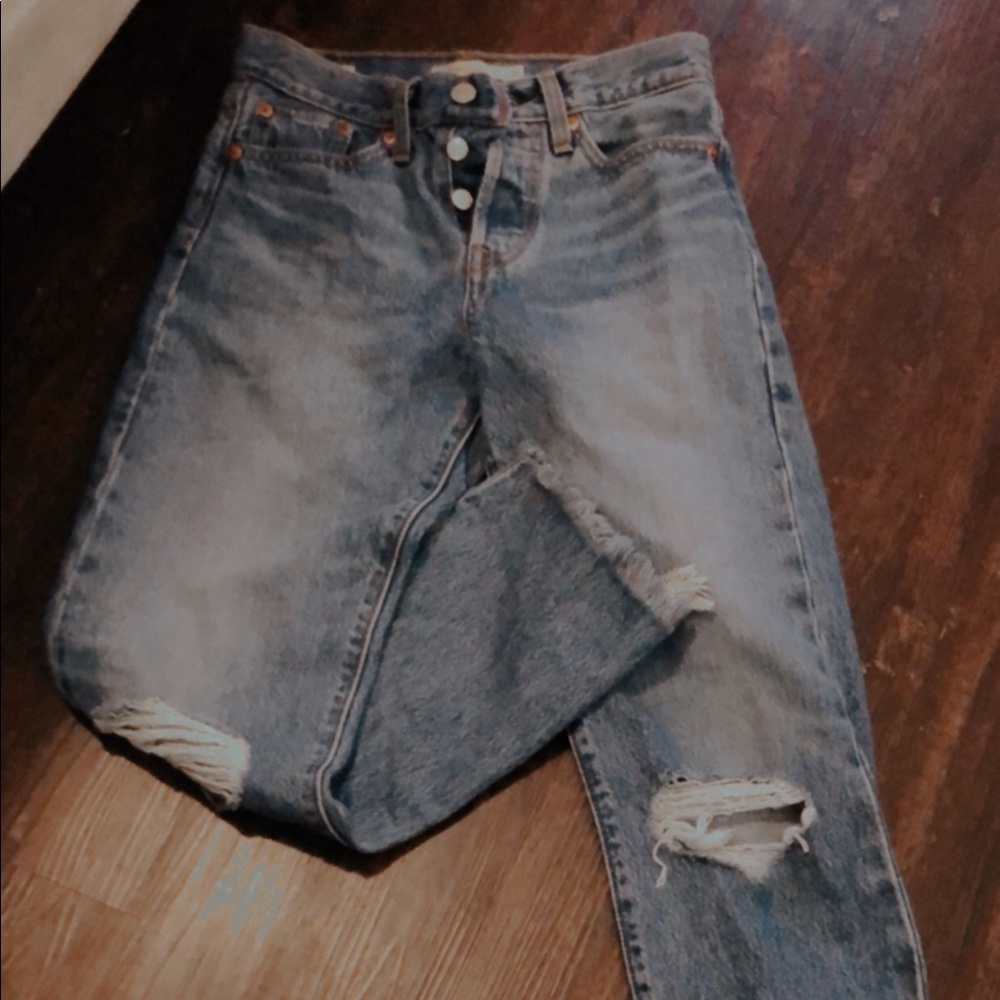 High Waisted Levi Crops
